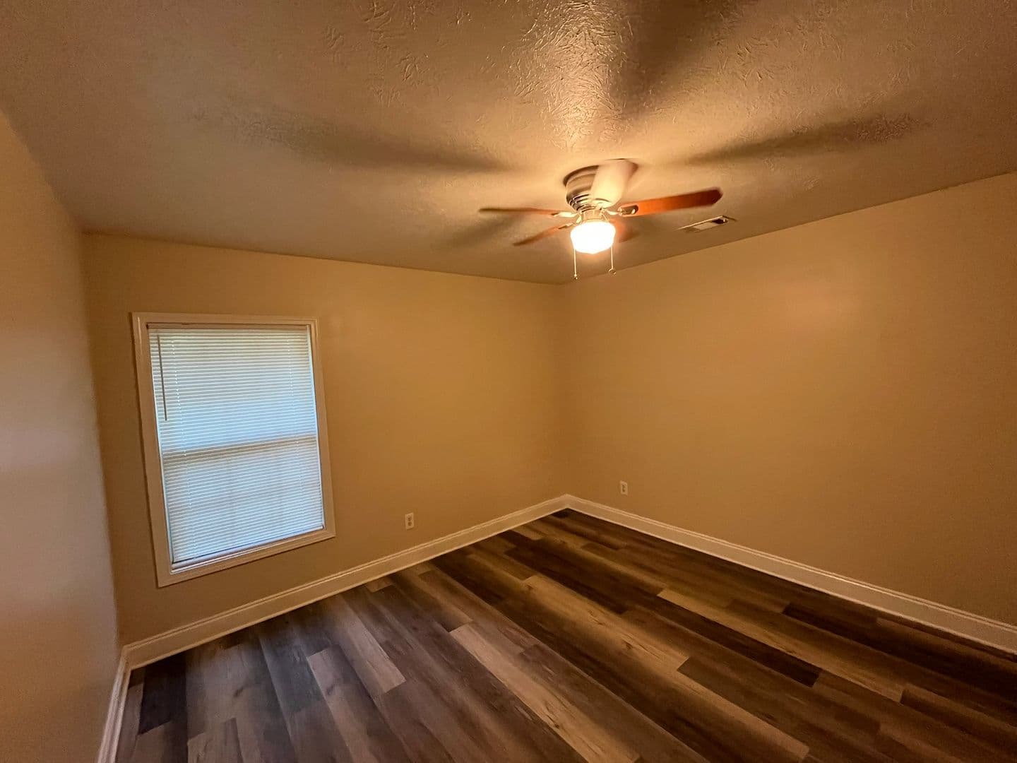 Columbus Apartment: 1346 Buena Vista Road