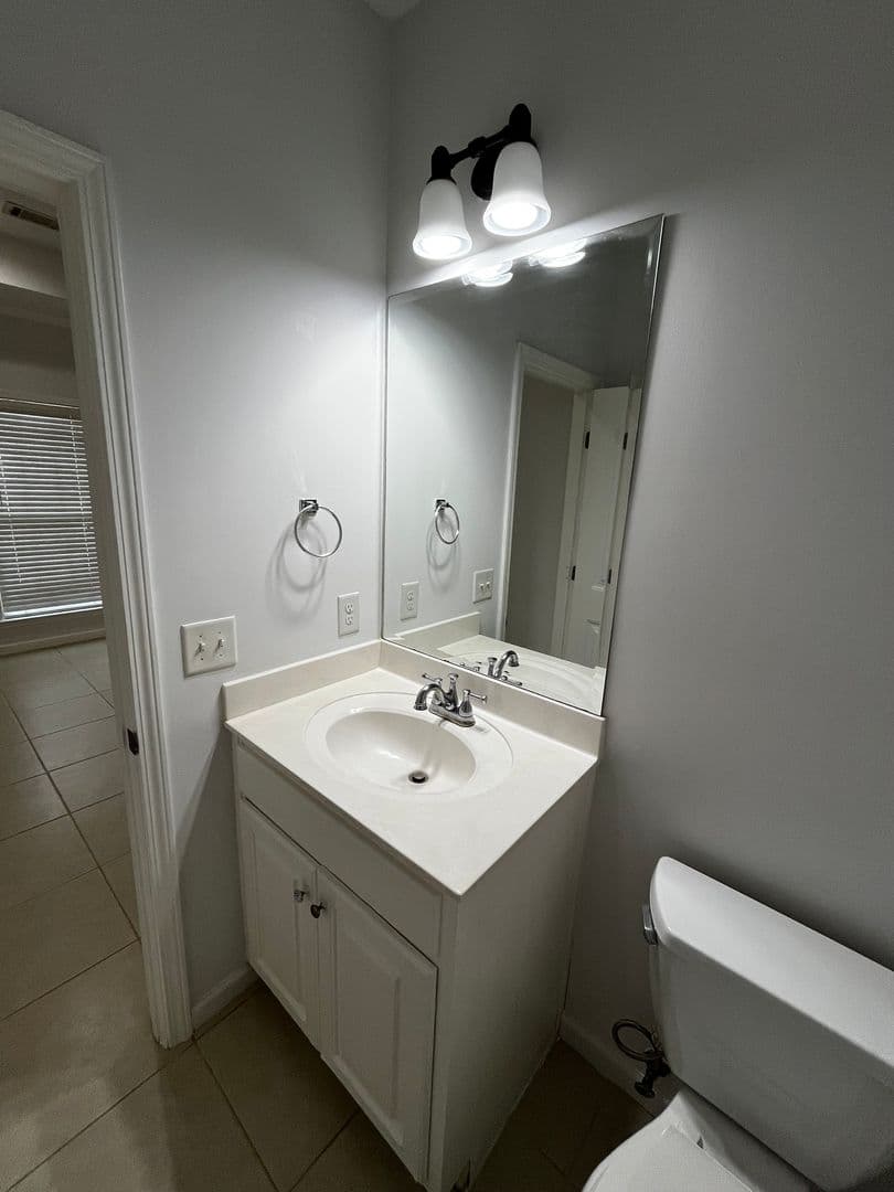 Columbus House: 7013 Imperial Way