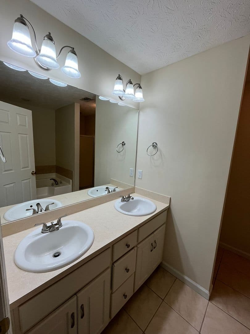 Hamilton House: 130 Mobley Court