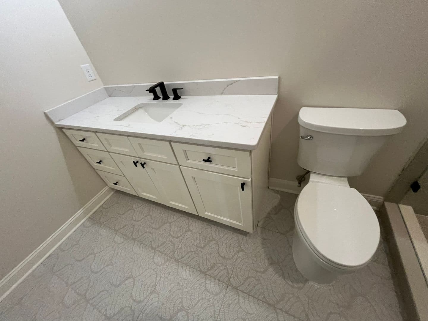 Columbus Apartment: 6801 River Rd