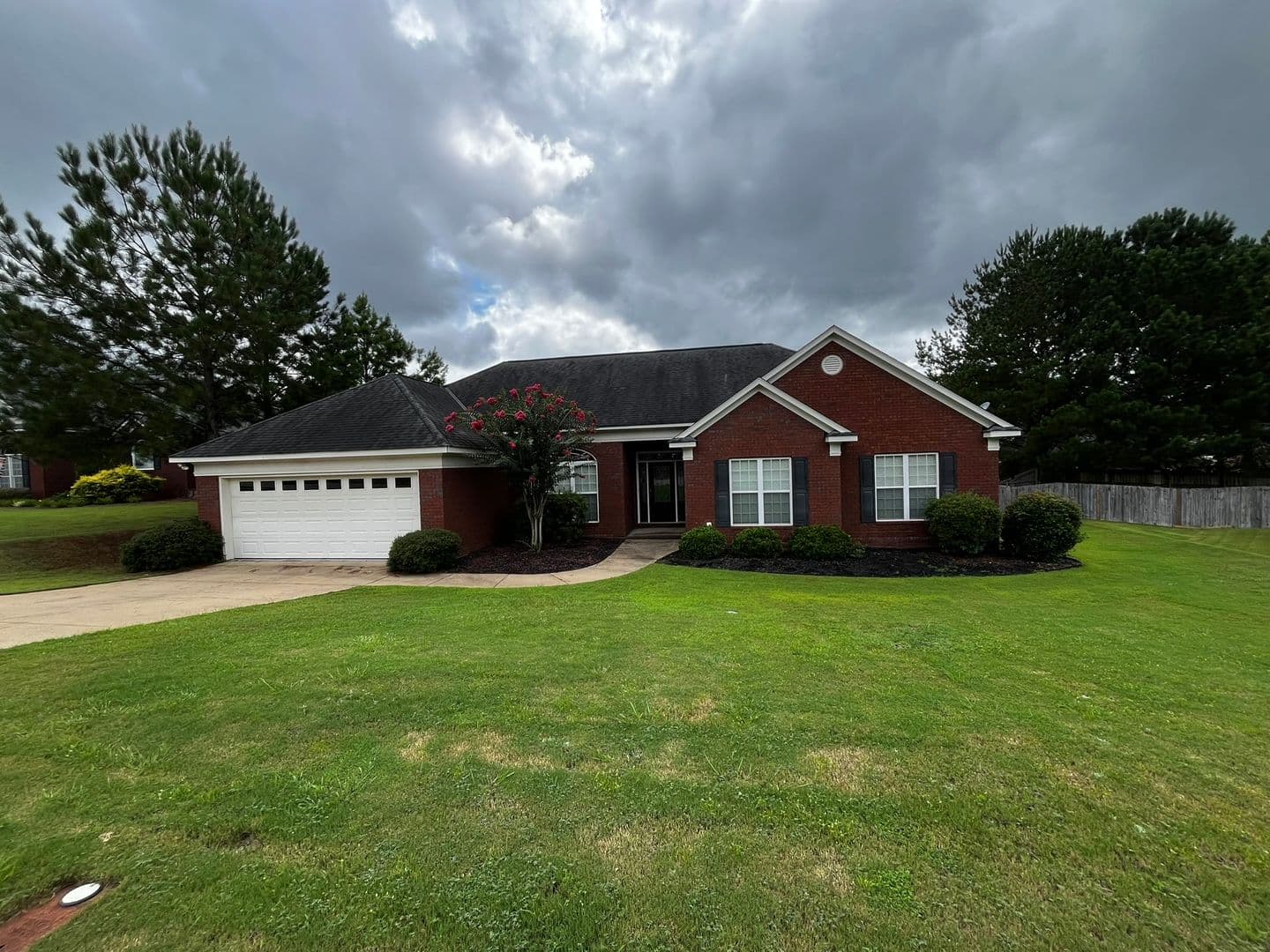 Columbus House: 7013 Imperial Way