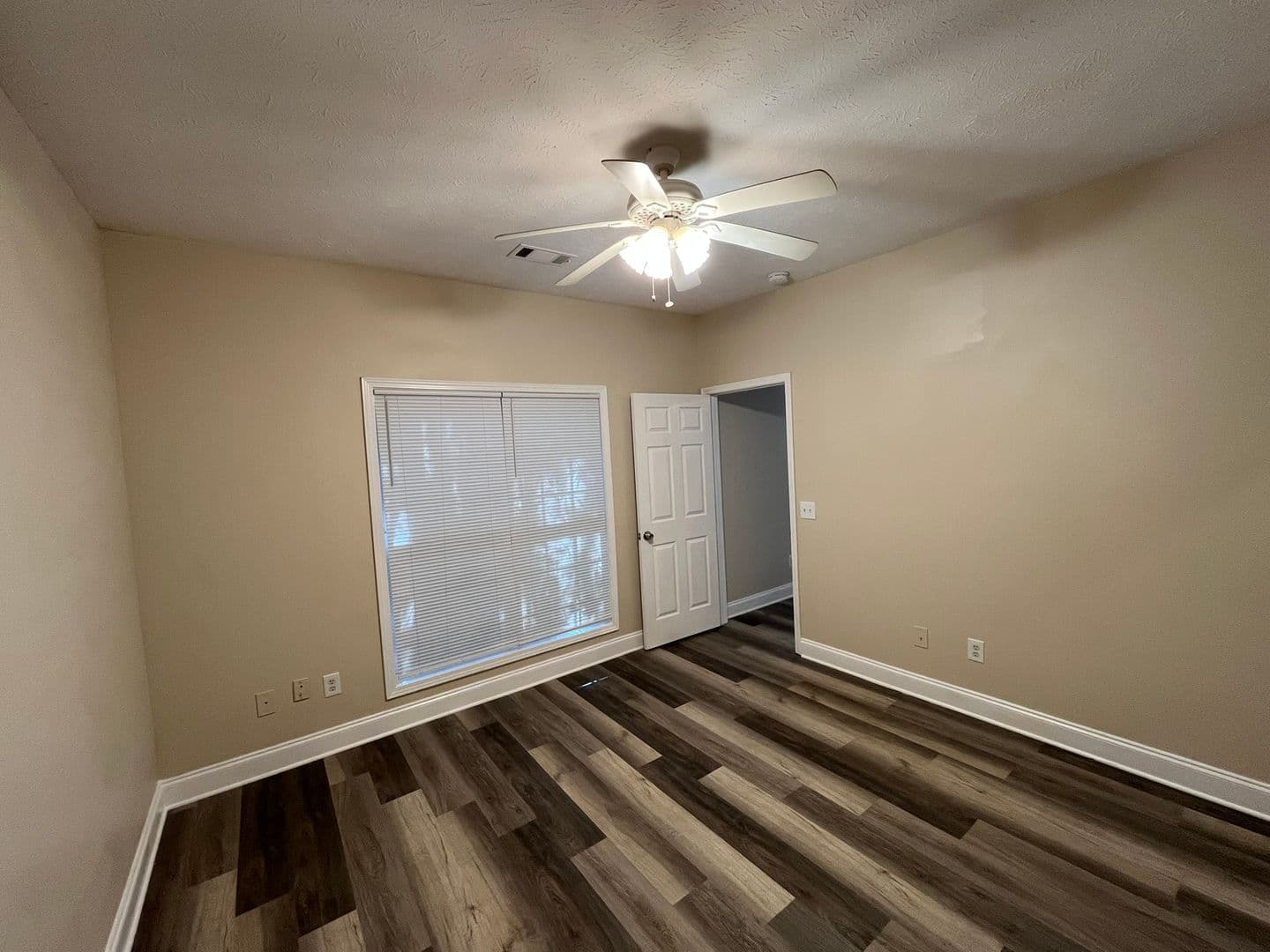 Columbus Apartment: 1346 Buena Vista Road