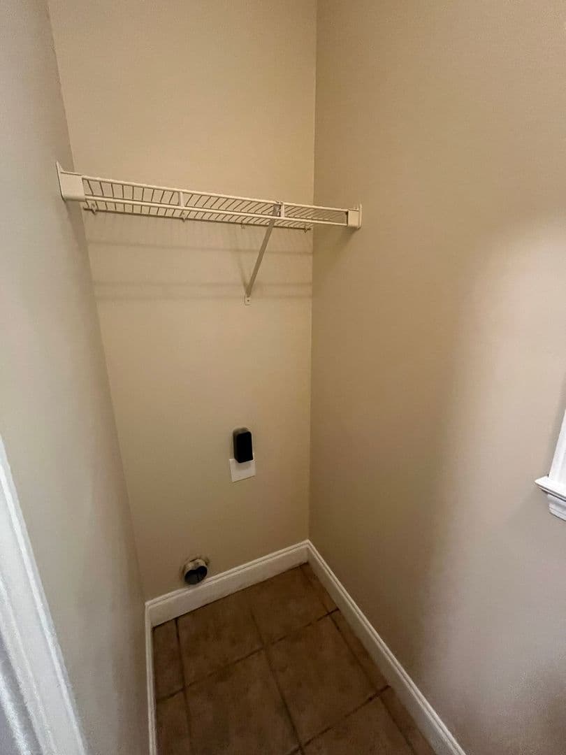 Columbus Apartment: 1346 Buena Vista Road