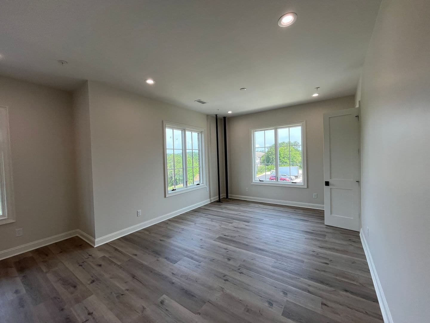 Columbus Apartment: 6801 River Rd