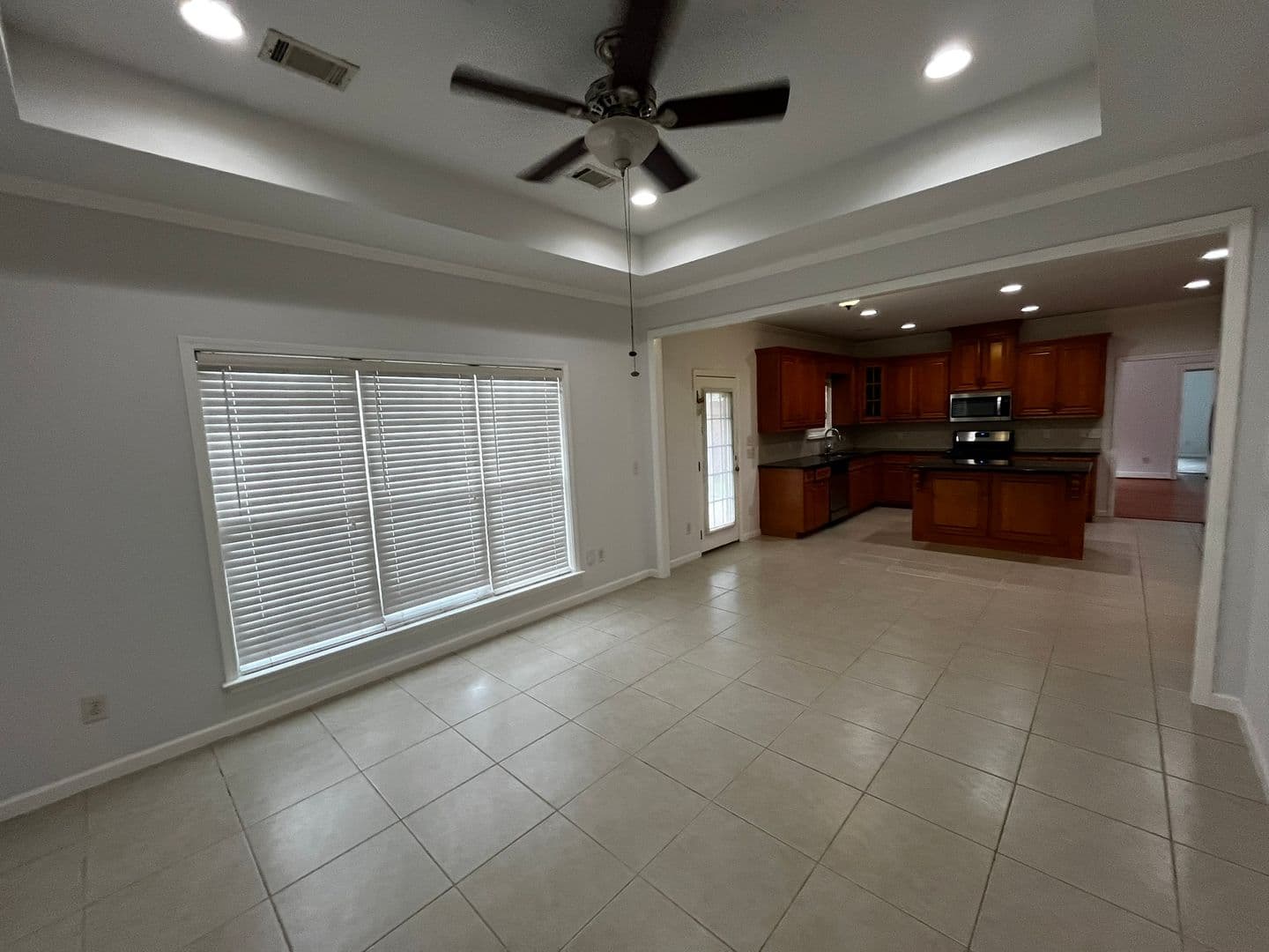 Columbus House: 7013 Imperial Way