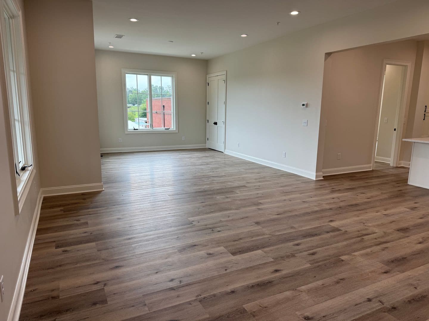 Columbus Apartment: 6801 River Rd