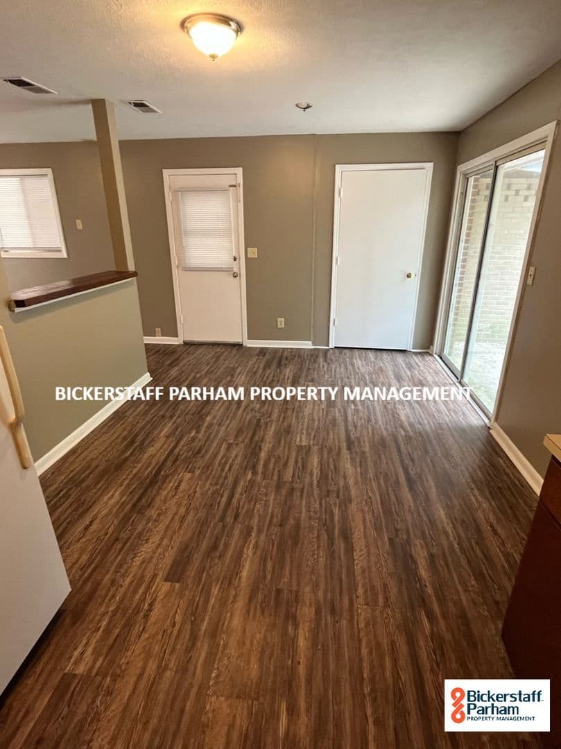 Columbus House: 751 Baxley Way