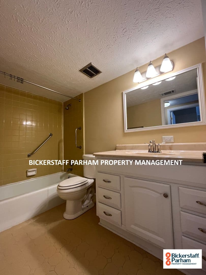 Columbus House: 4312 Old Macon Rd #8