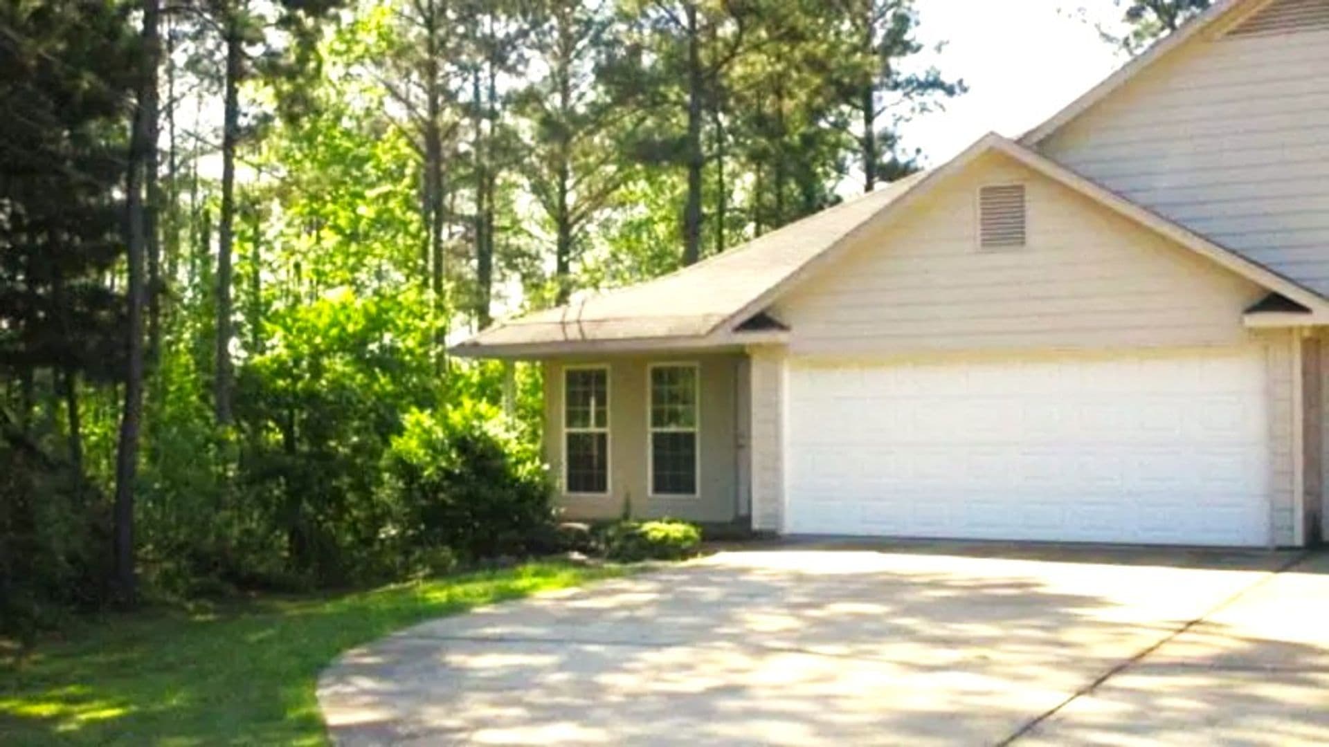 Hamilton House: 130 Mobley Court