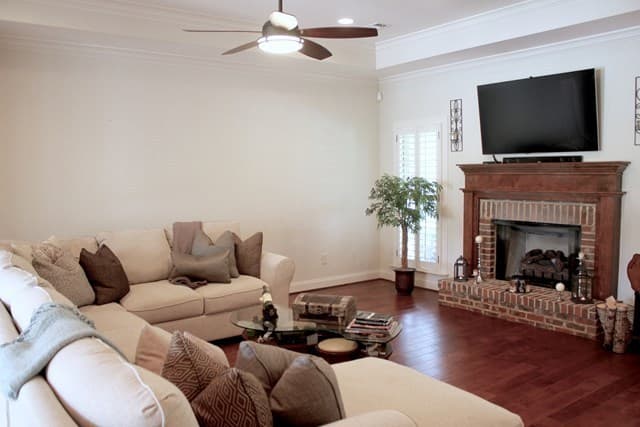 Columbus House: 7165 Bridgemill Drive