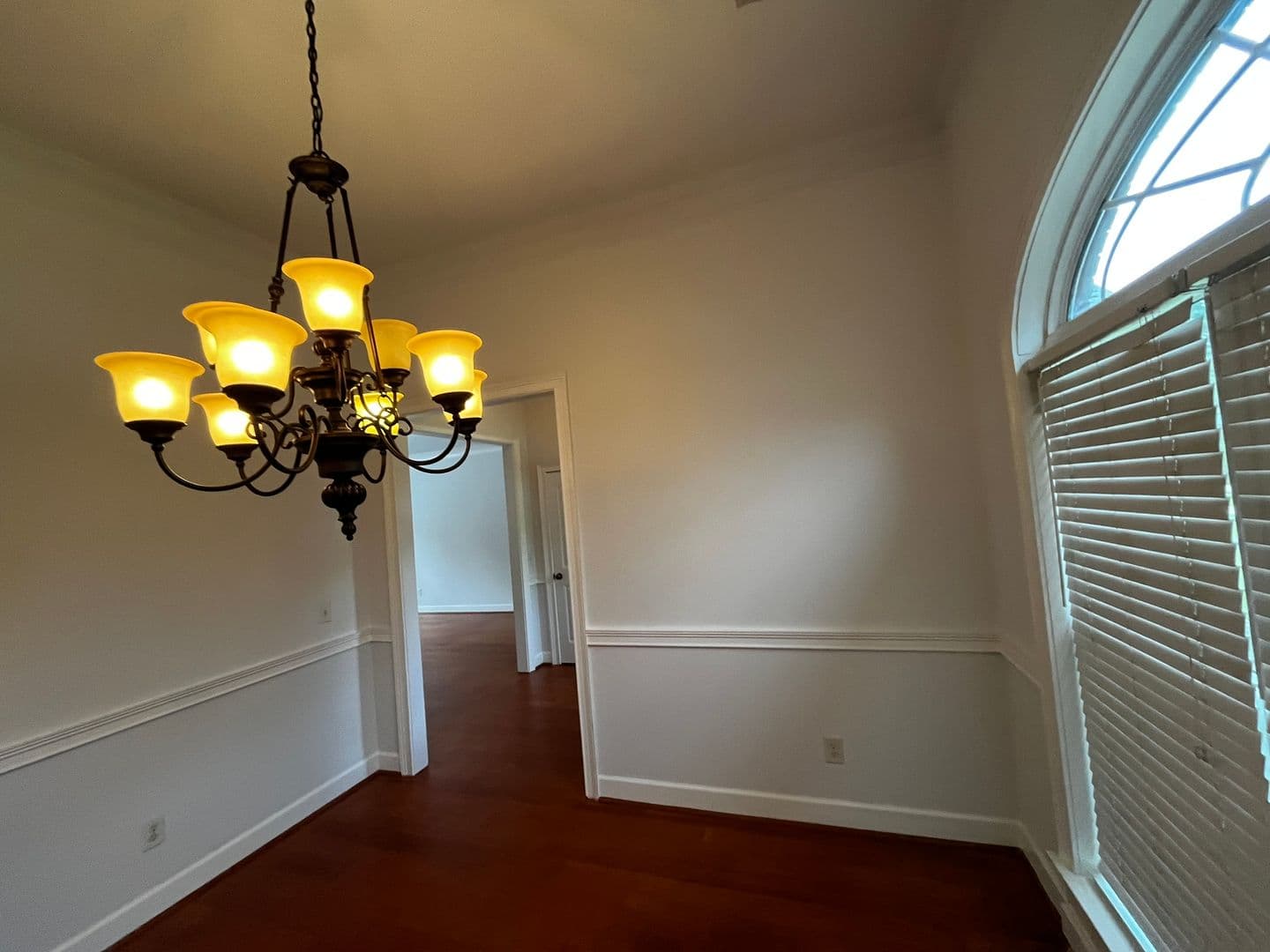 Columbus House: 7013 Imperial Way