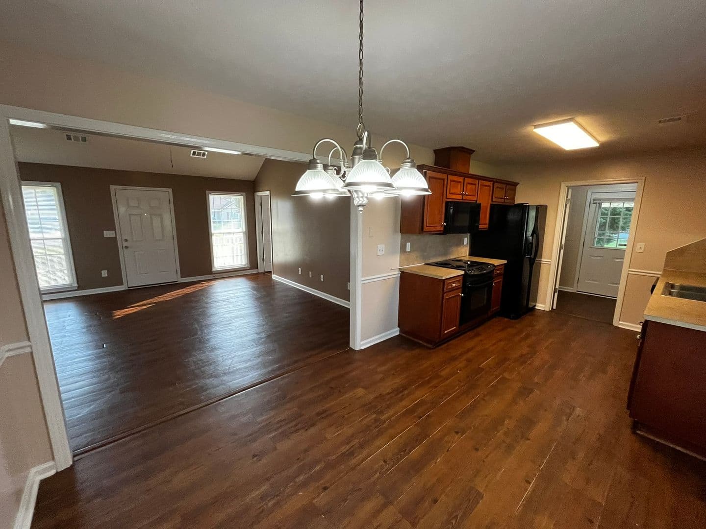 Phenix City House: 822 Lee Road 213