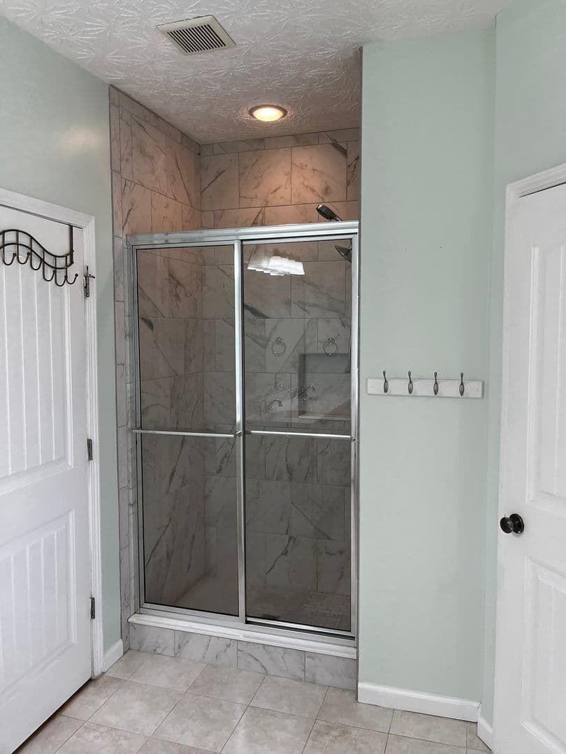 Columbus House: 7013 Imperial Way