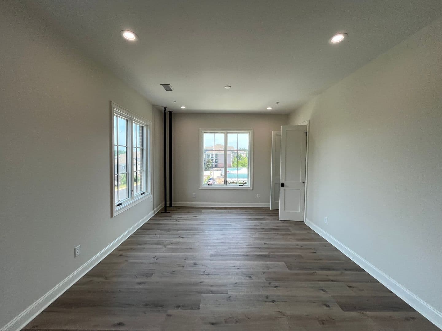 Columbus Apartment: 6801 River Rd