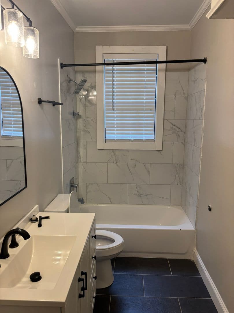 Columbus Apartment: 1219 Eberhart Avenue