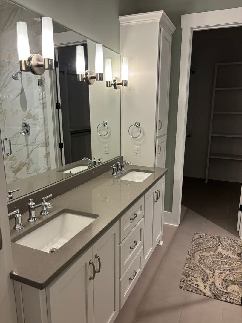 Columbus House: 8115 Dreamboat Drive