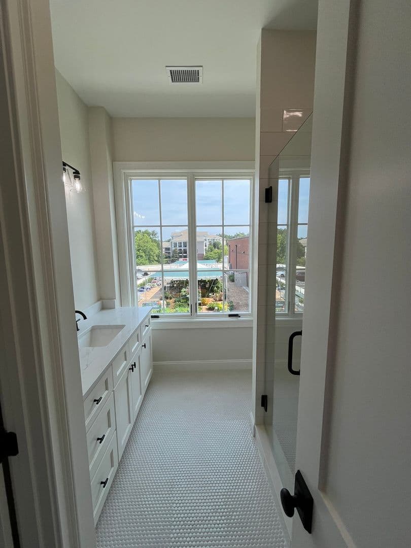 Columbus Apartment: 6801 River Rd