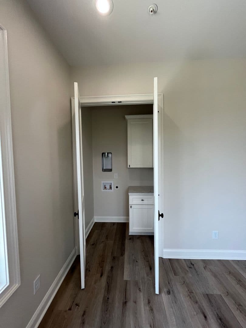 Columbus Apartment: 6801 River Rd