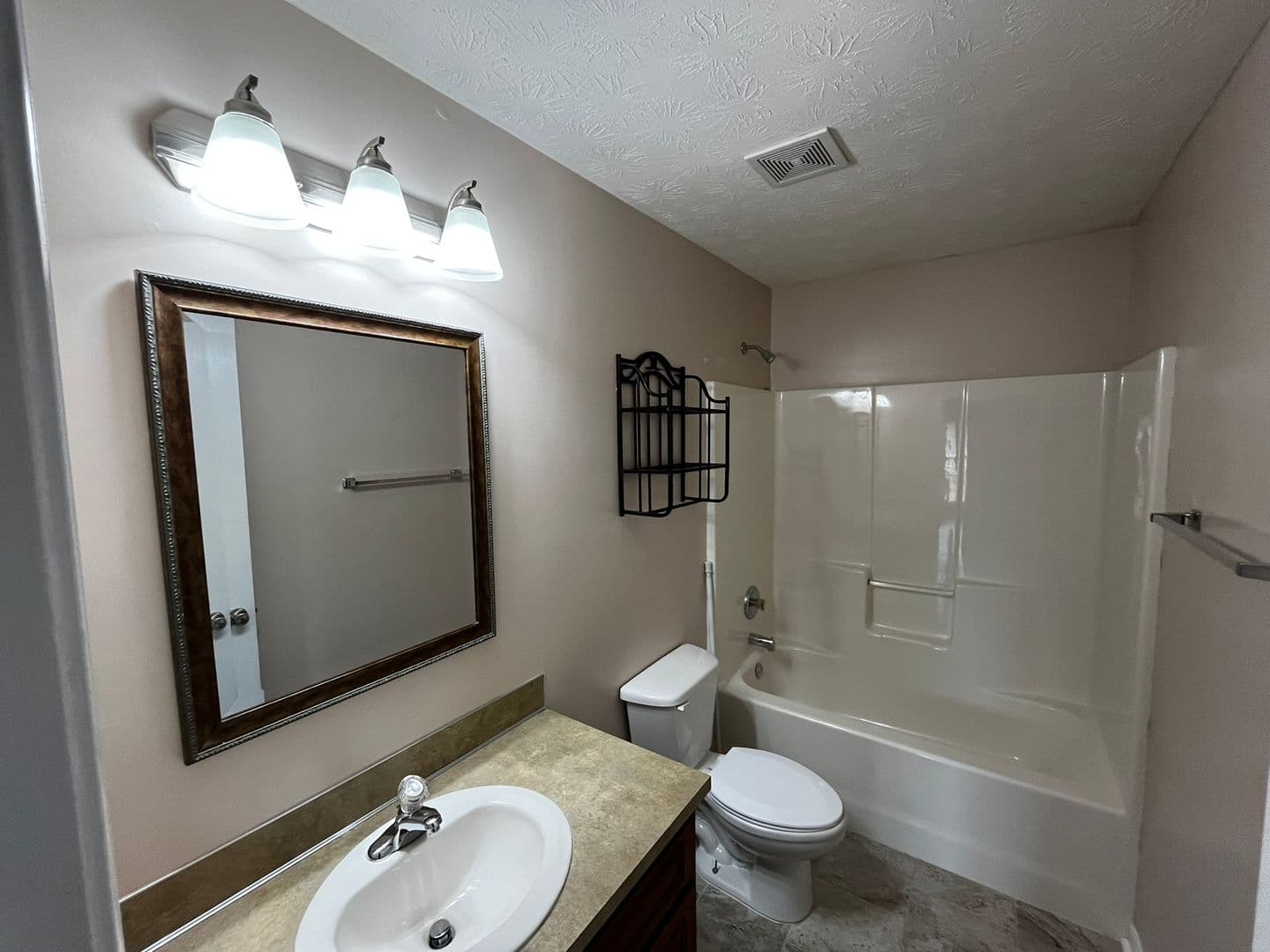 Phenix City House: 822 Lee Road 213