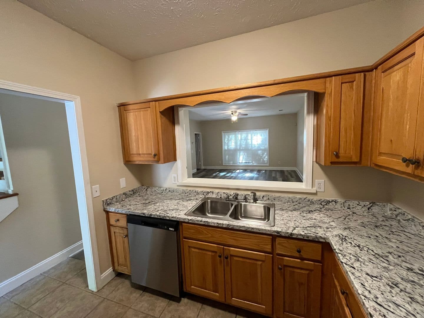 Columbus Apartment: 1346 Buena Vista Road