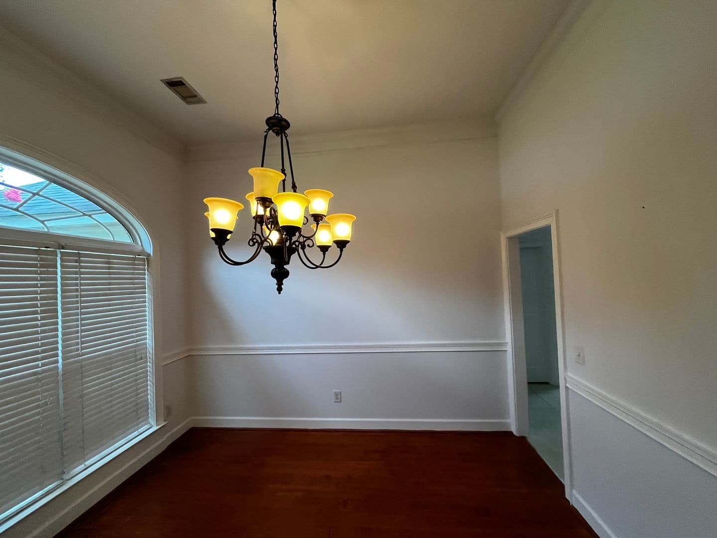 Columbus House: 7013 Imperial Way