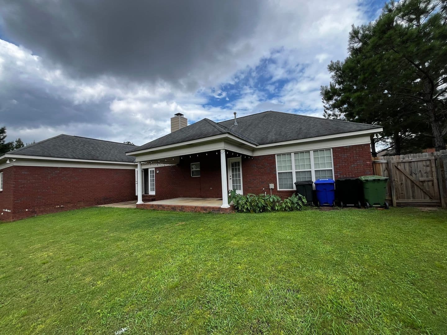 Columbus House: 7013 Imperial Way