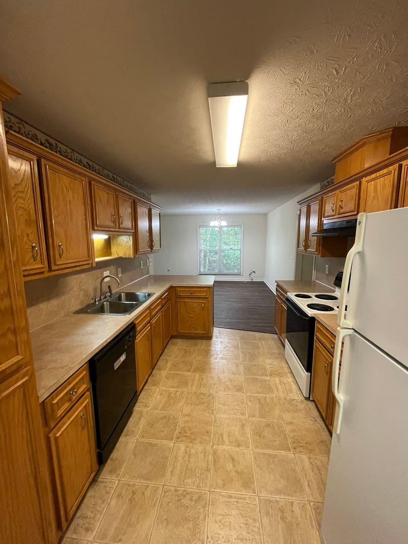Hamilton House: 130 Mobley Court