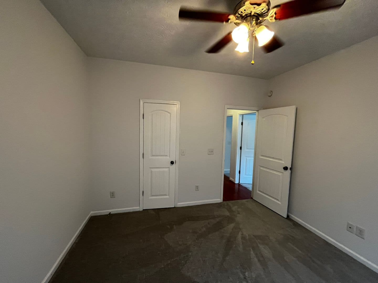 Columbus House: 7013 Imperial Way