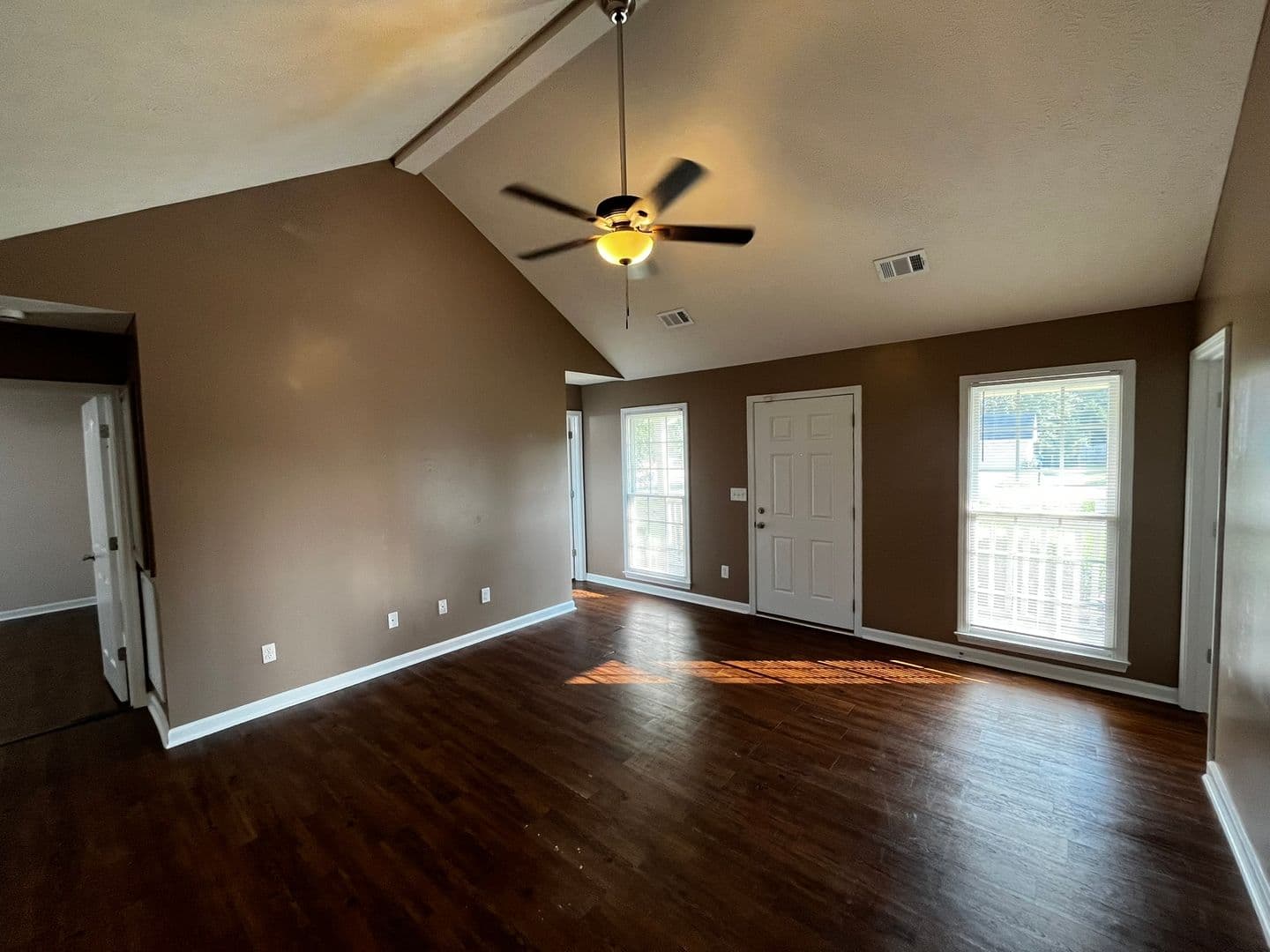 Phenix City House: 822 Lee Road 213