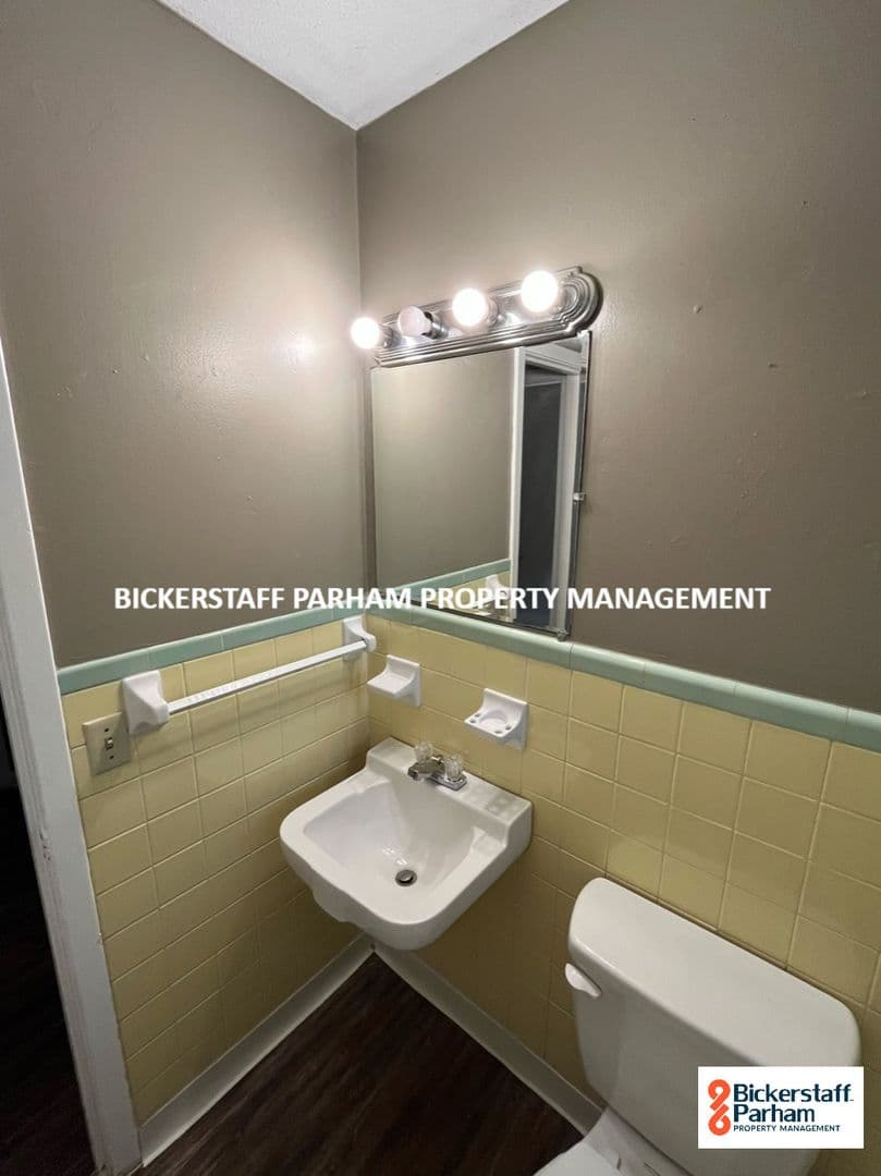 Columbus House: 751 Baxley Way