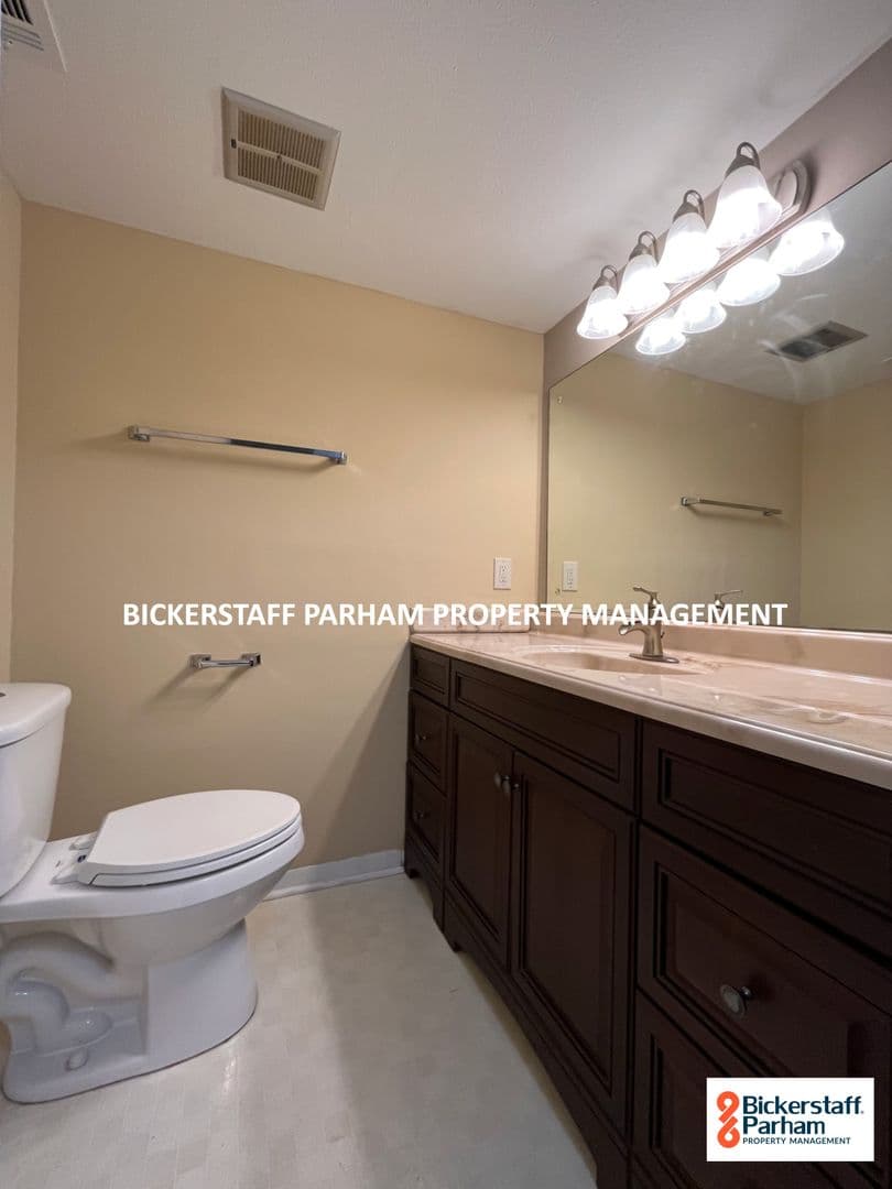 Columbus House: 4312 Old Macon Rd #8