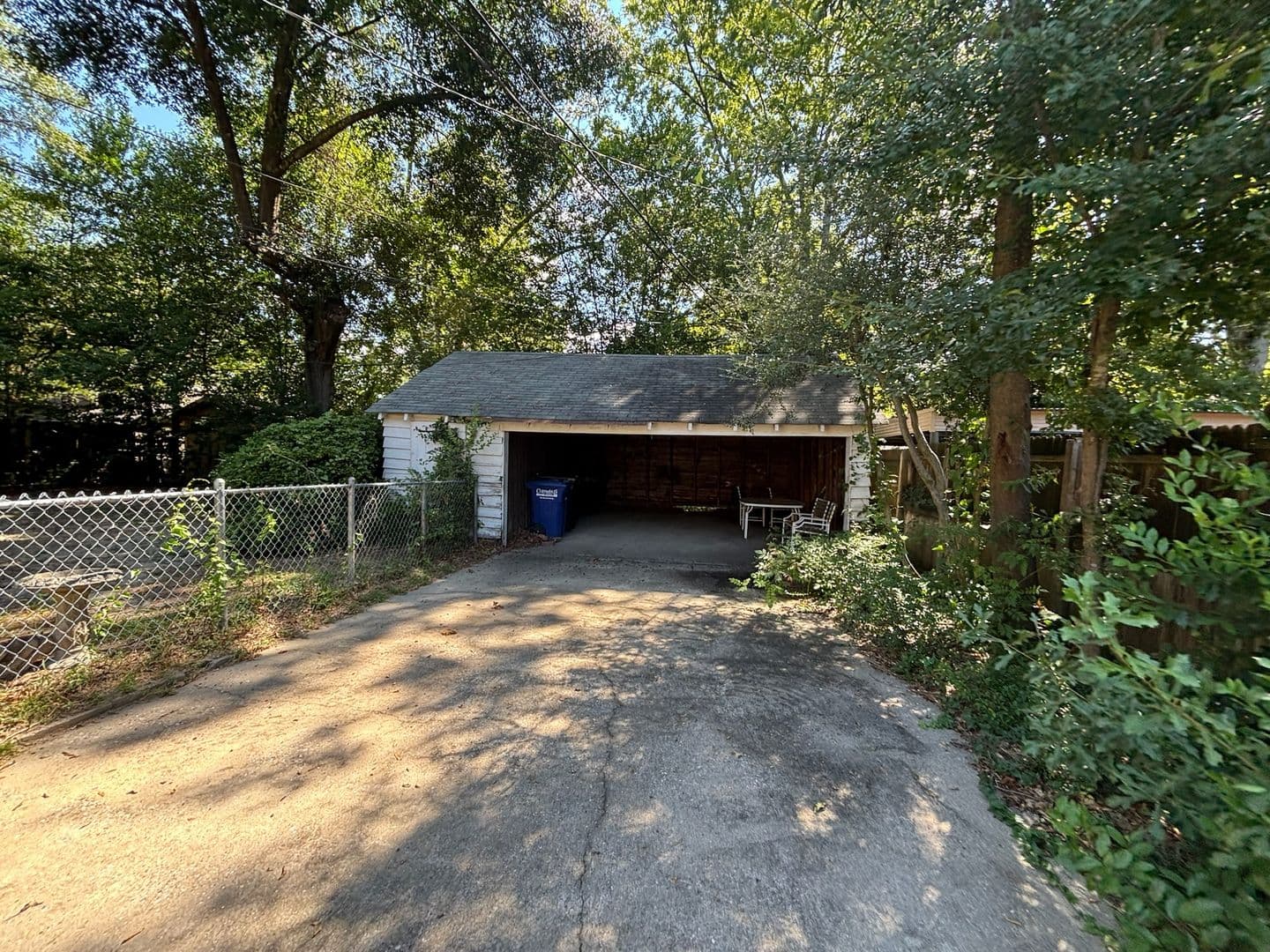 Columbus Apartment: 2606/2608 18th Avenue
