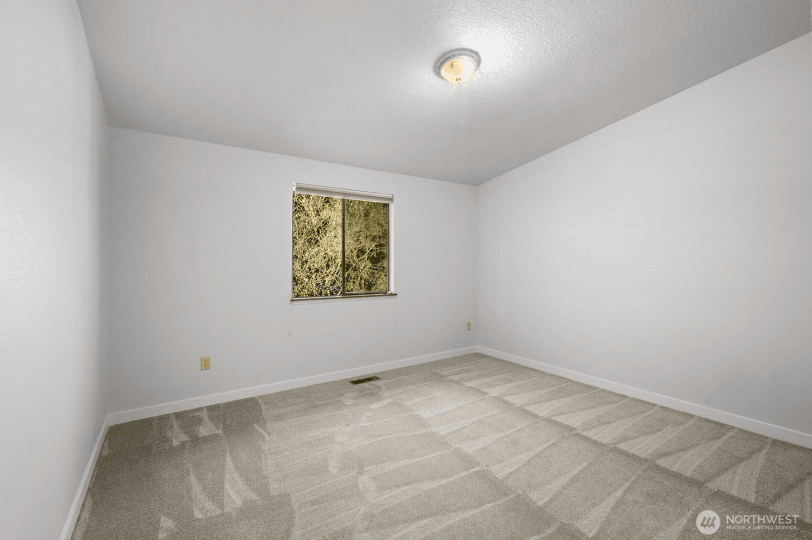 Kent House: 19306 SE 277th Street