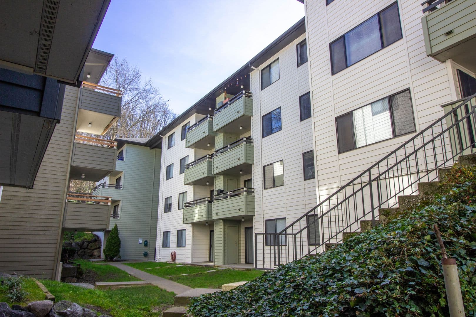 Seattle Apartment: 6901 Delridge Way SW