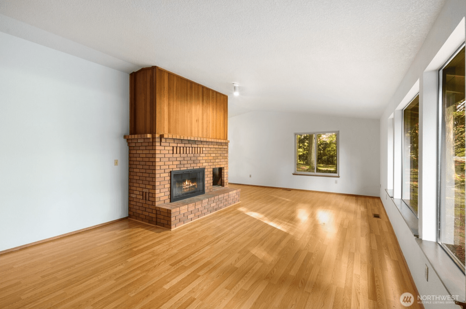Kent House: 19306 SE 277th Street