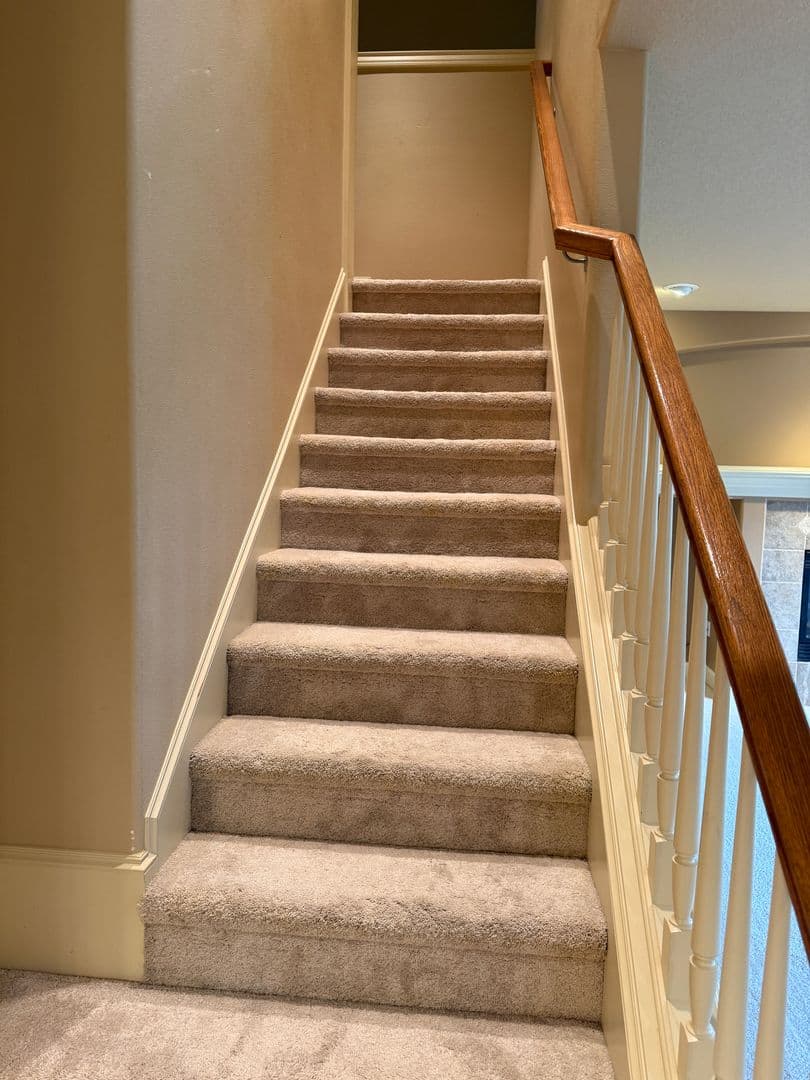 Portland House: 21130 NW Galice Lane