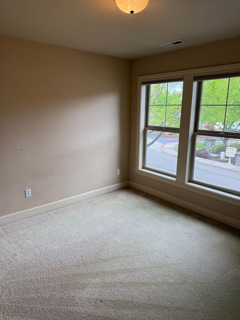 Portland House: 21130 NW Galice Lane