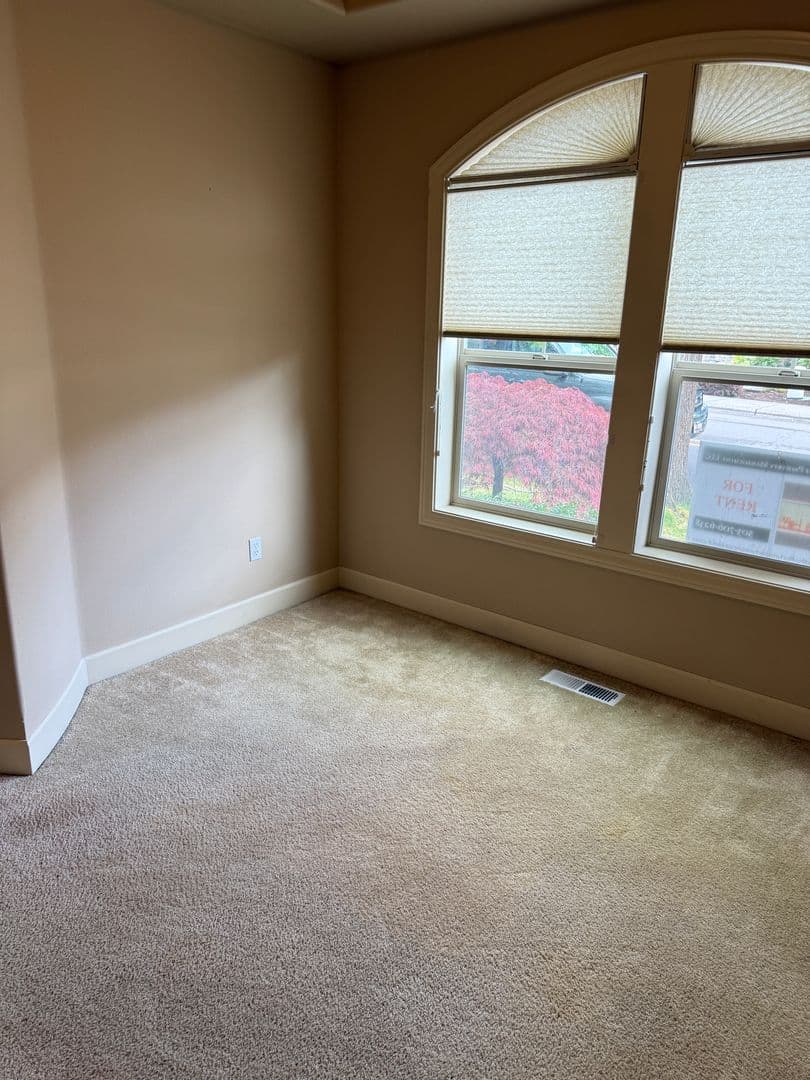 Portland House: 21130 NW Galice Lane