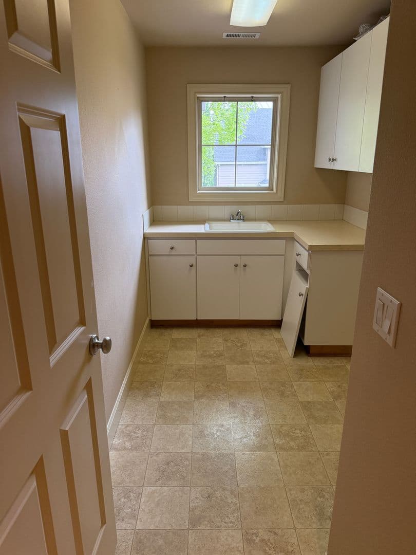 Portland House: 21130 NW Galice Lane