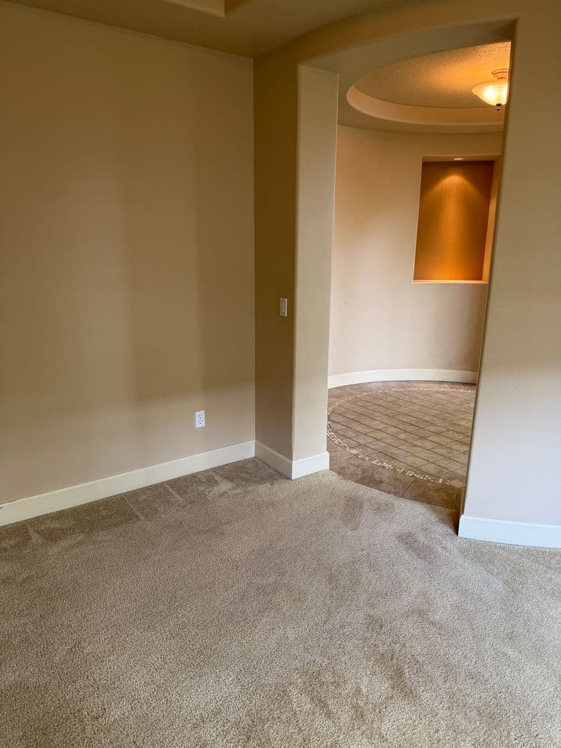 Portland House: 21130 NW Galice Lane