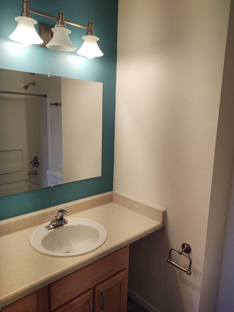 Beaverton House: 680 SW Dillan Drive