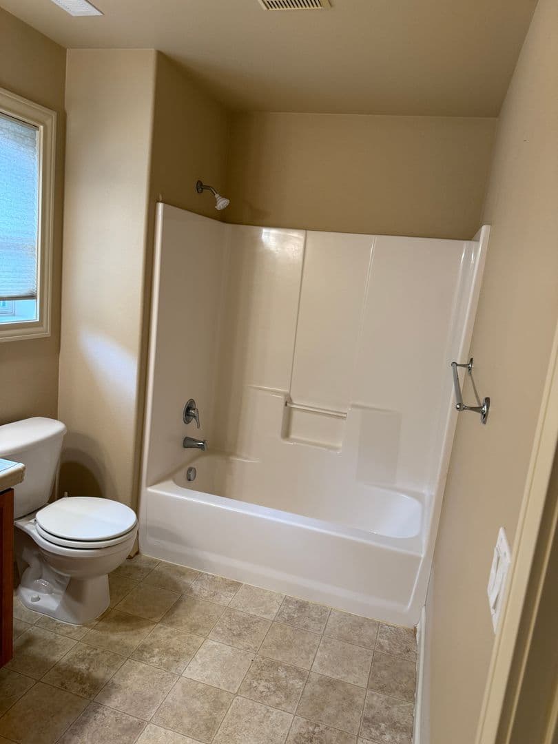 Portland House: 21130 NW Galice Lane