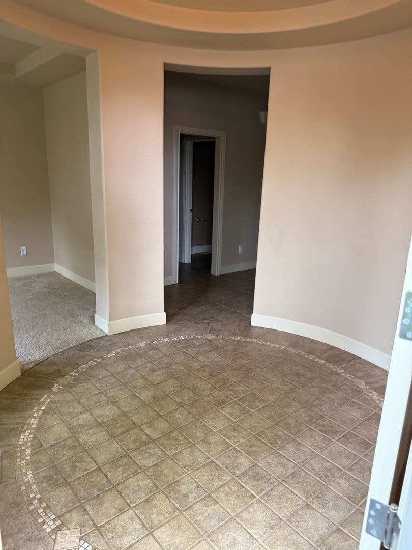 Portland House: 21130 NW Galice Lane