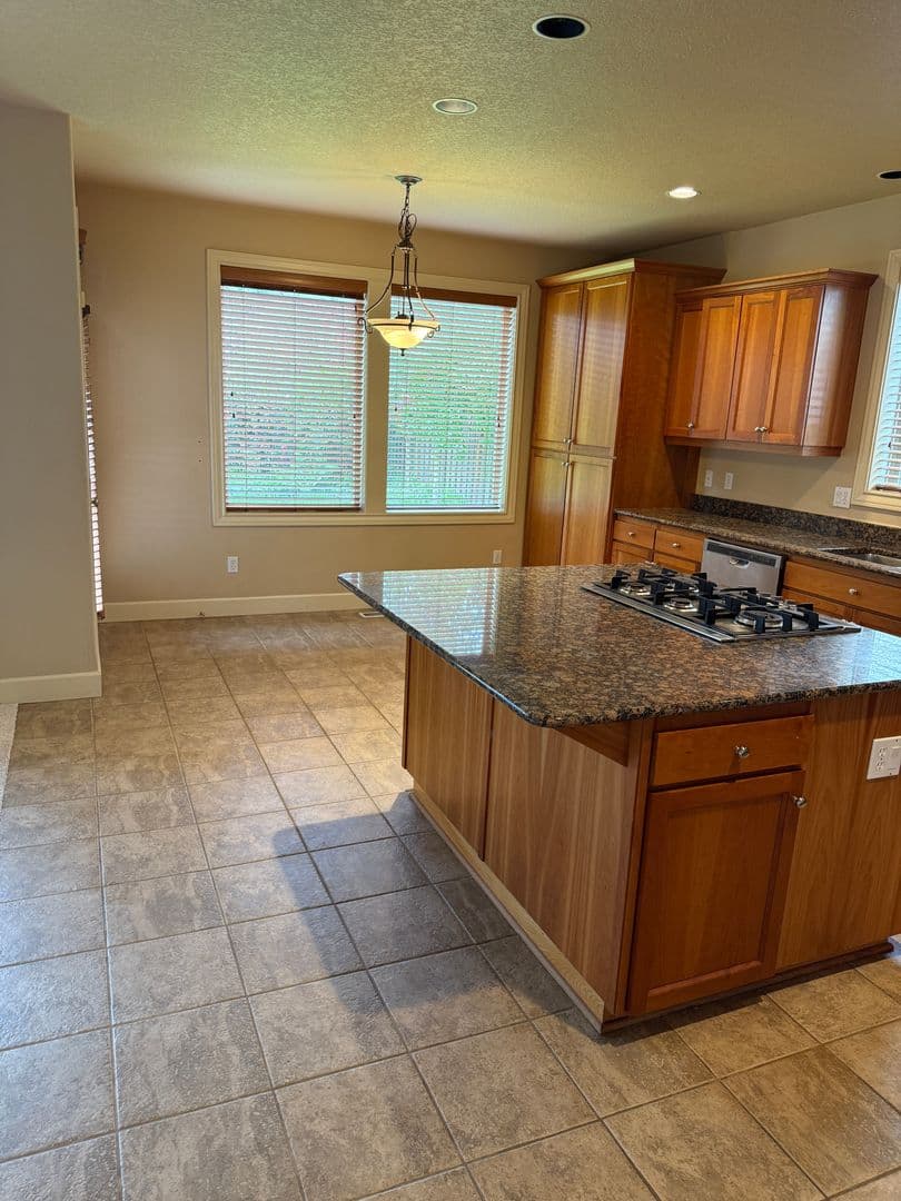 Portland House: 21130 NW Galice Lane