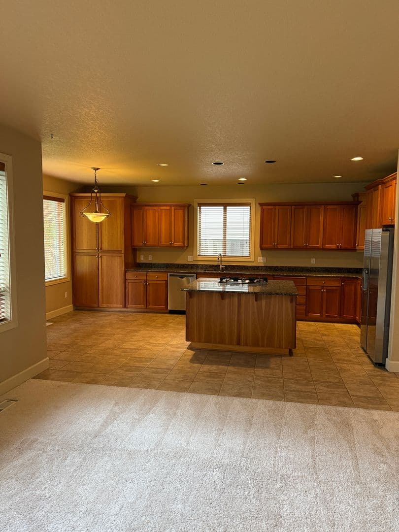Portland House: 21130 NW Galice Lane
