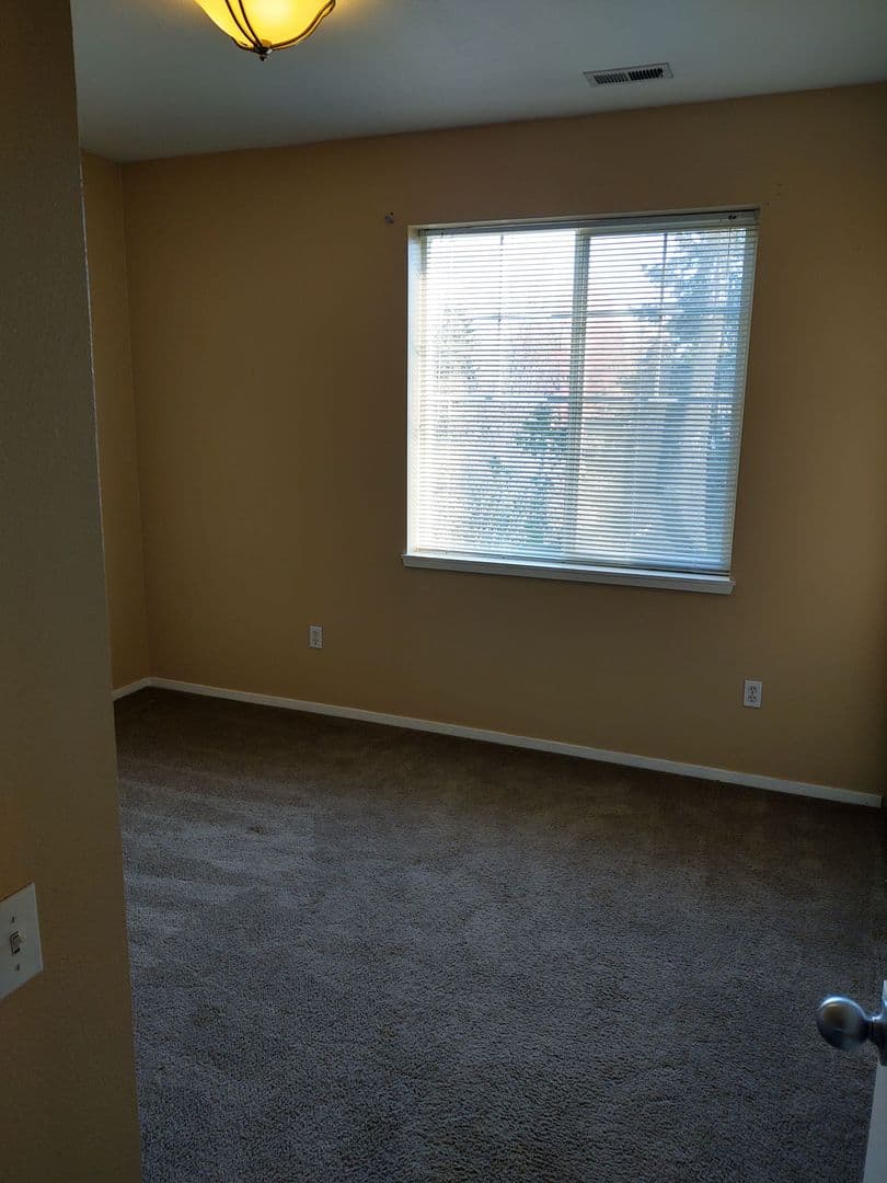 Beaverton House: 680 SW Dillan Drive