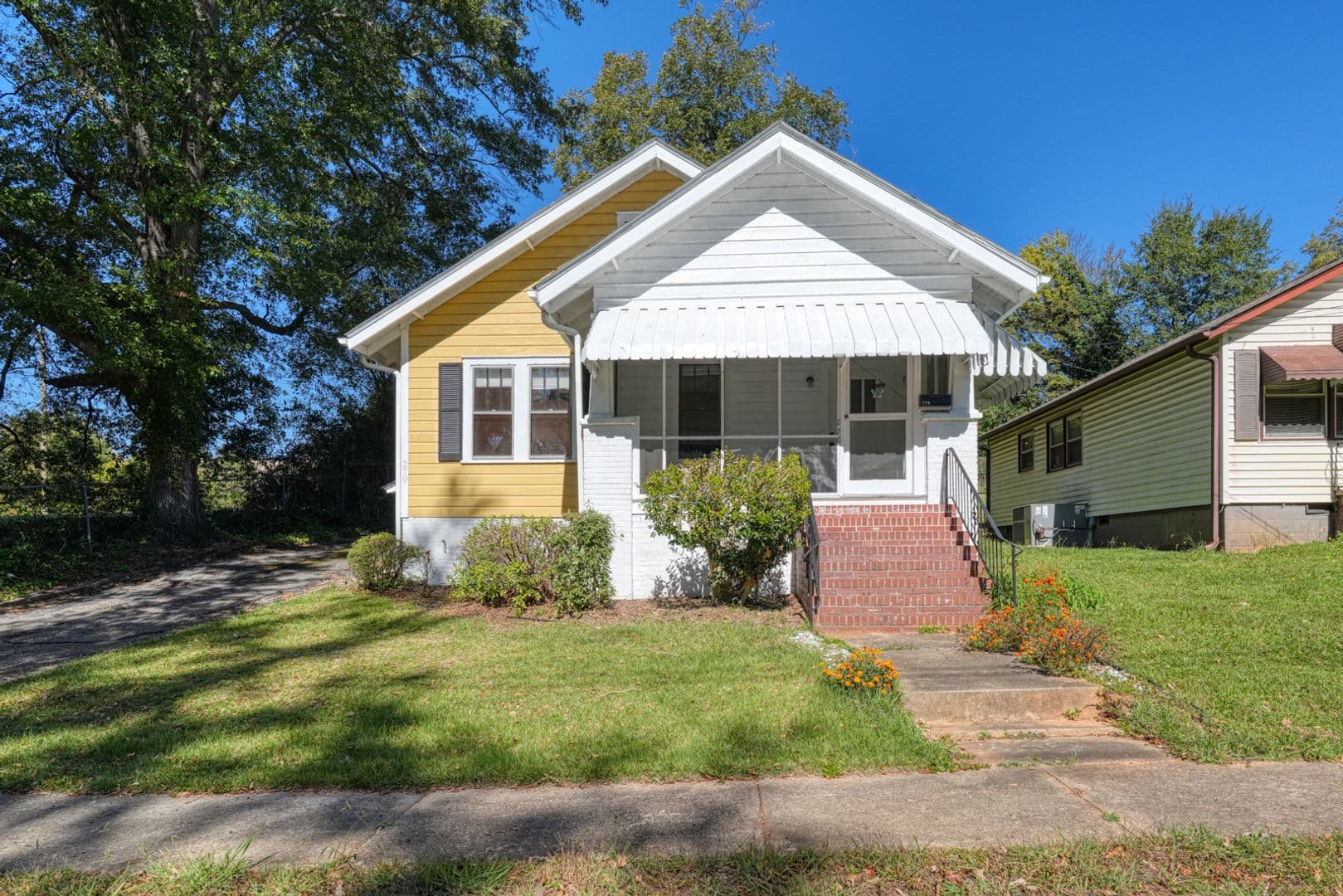 Spartanburg House: 270 Carlisle St