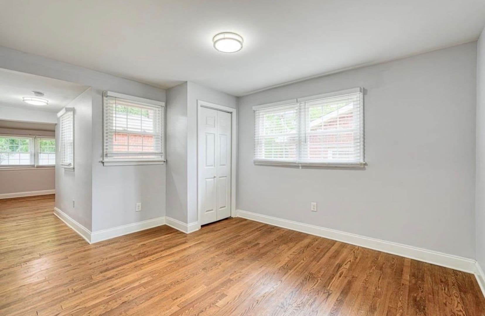 Spartanburg House: 215 Collins Ave