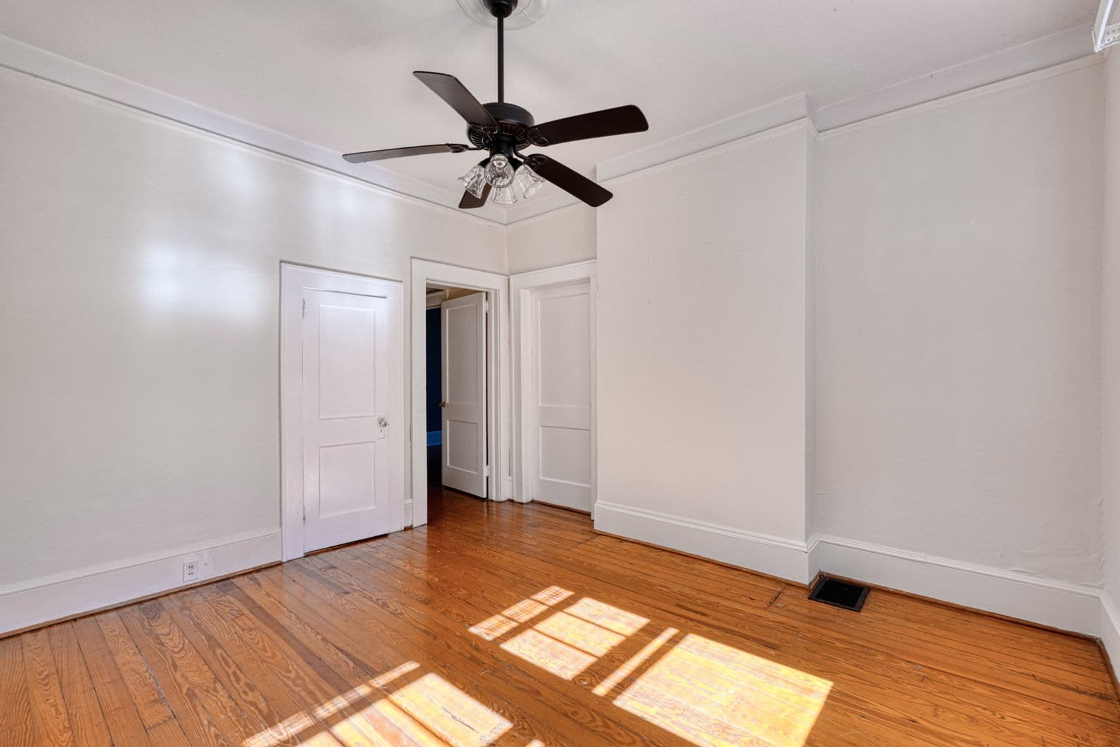 Spartanburg House: 270 Carlisle St
