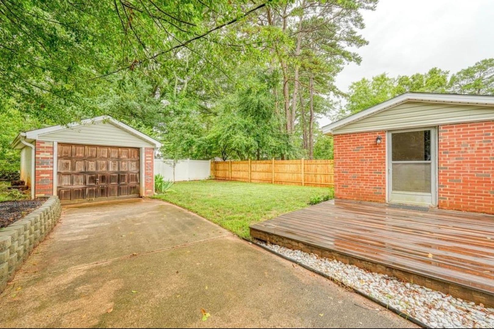Spartanburg House: 215 Collins Ave